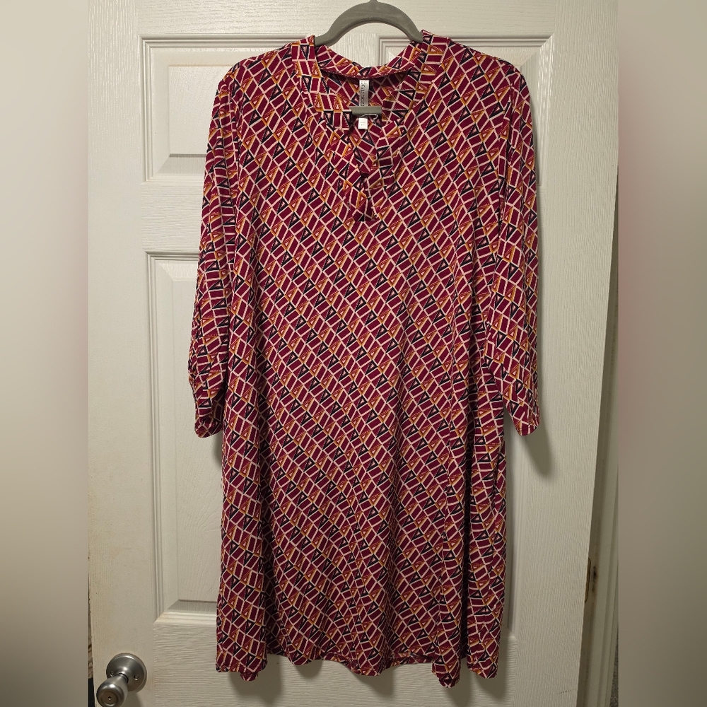 Scarlett Geometric Long-Sleeve Dress in Burgundy and Cream